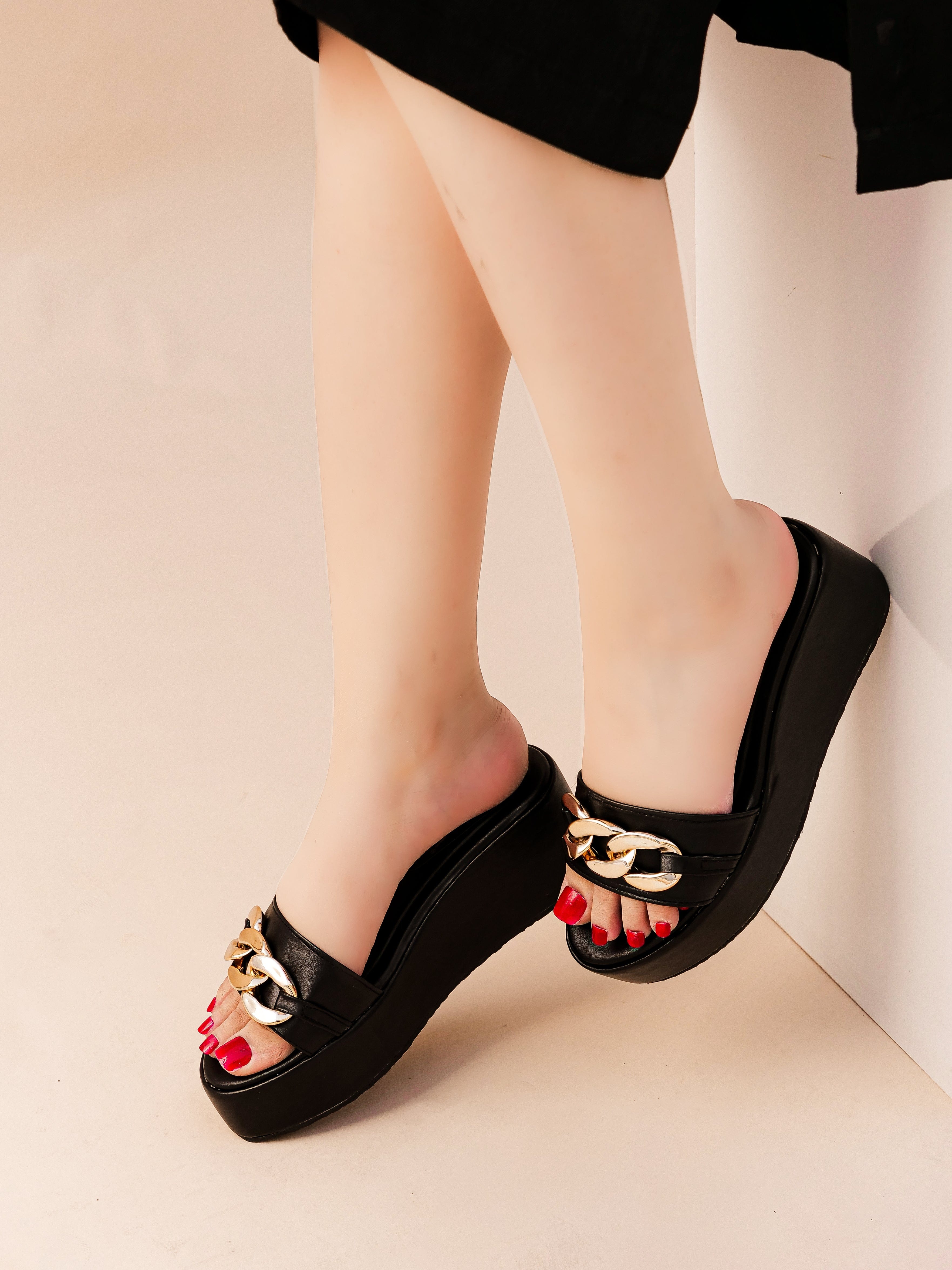 WEDGES - BLACK